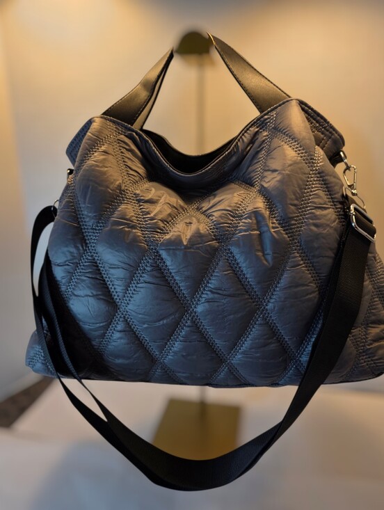 The Unbranded Handbags - Pillowy Textured Puffer Tote Style Bag with Shoulder Strap  NWT